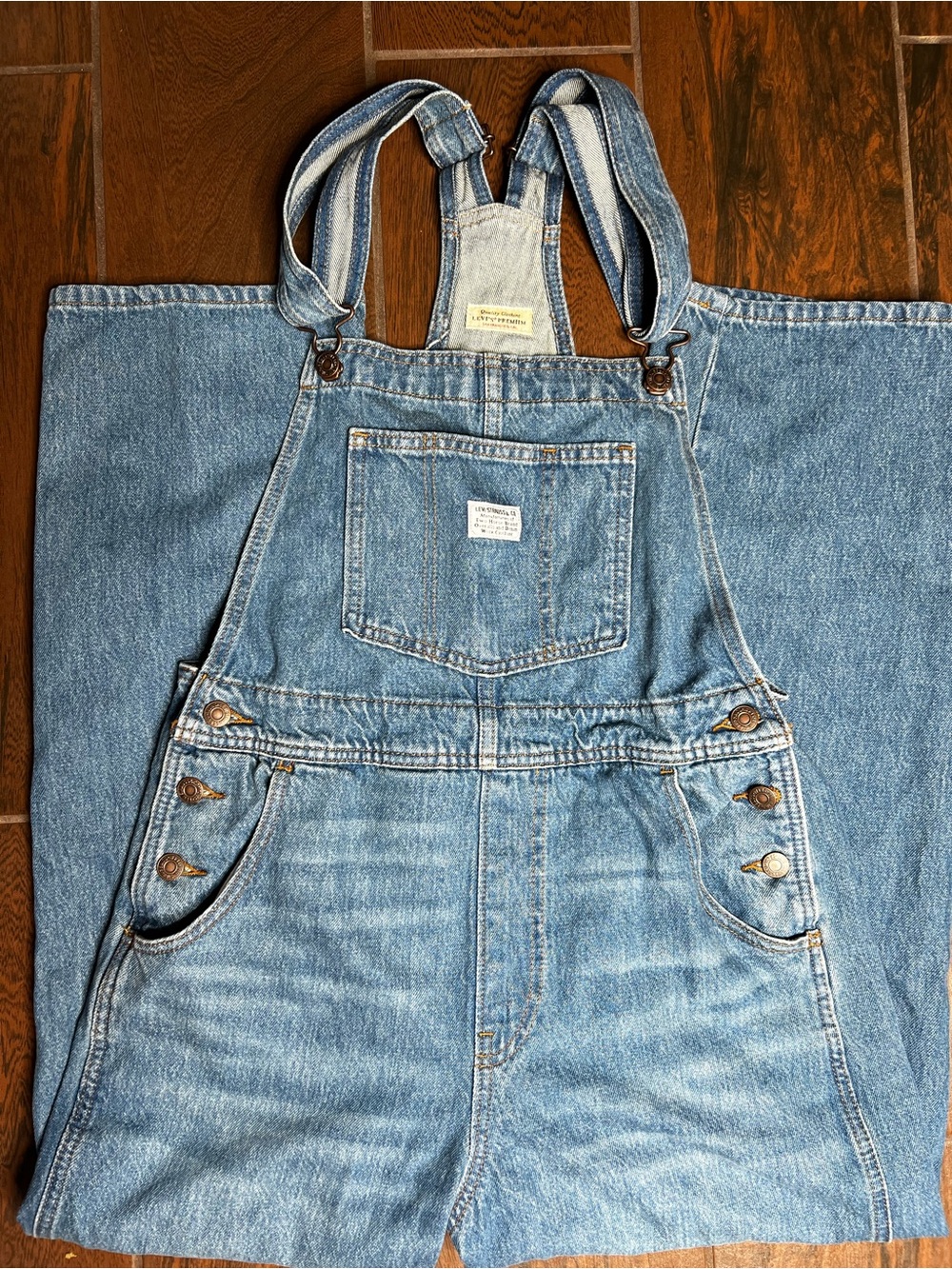 Levi’s Premium Medium Wash Straight Leg Denim Jeans Overalls Womens Size Medium